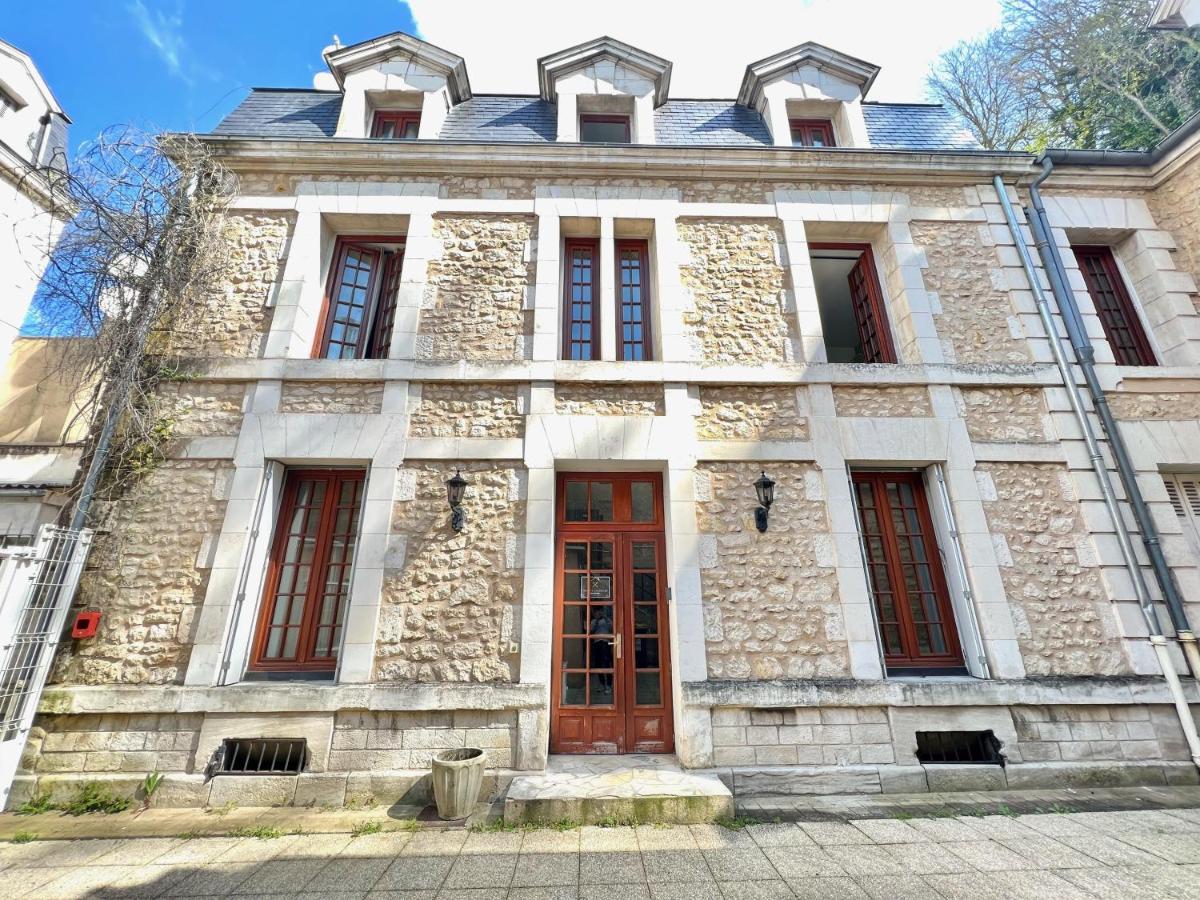 Le Blossac, A 300m Du Centre - Wifi Apartment